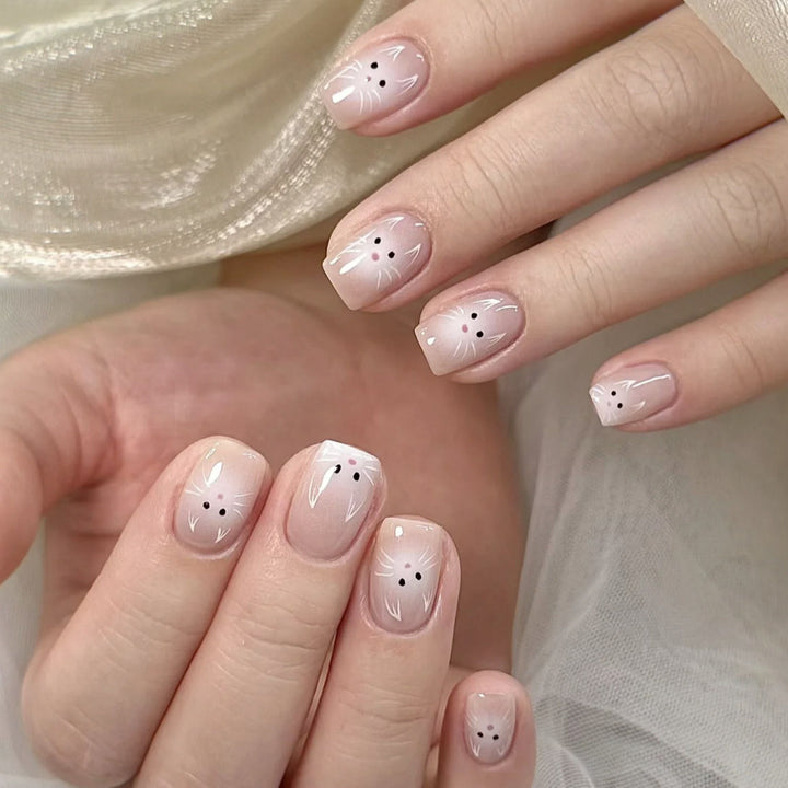 Dekoratives Press-On-Nageldesign Karnz