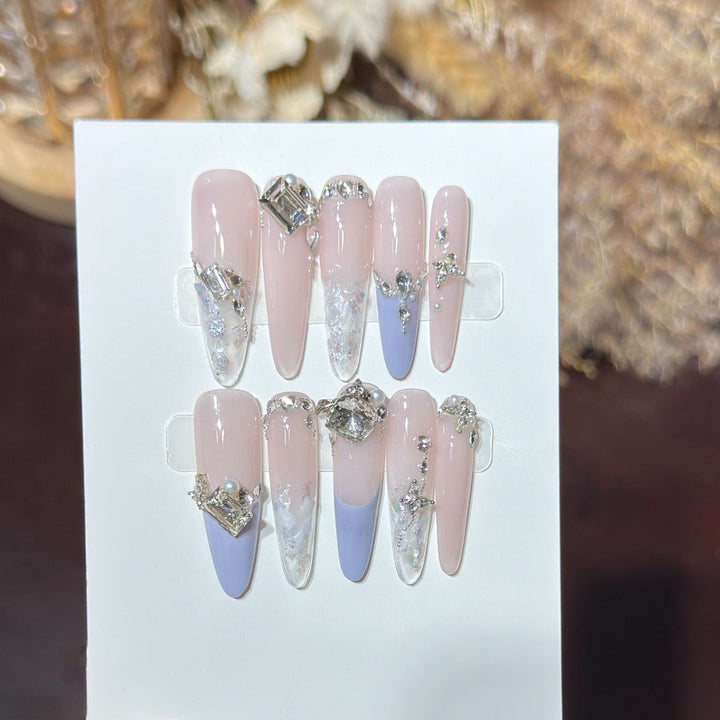 Elegantes Stiletto Presse-Nagelkunst-Set mit Strass-Verzierungen Karnz