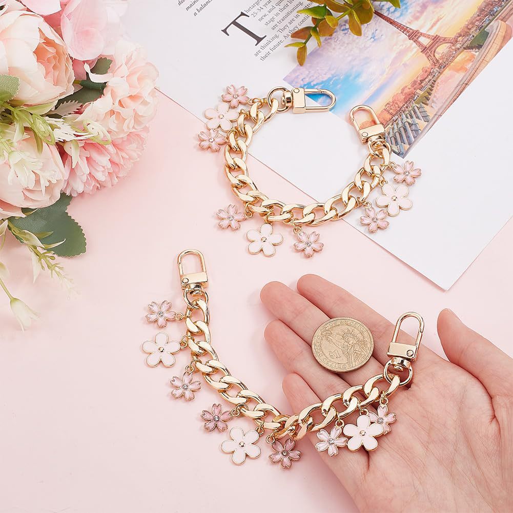 Verspieltes florales Charm-Armband Karnz