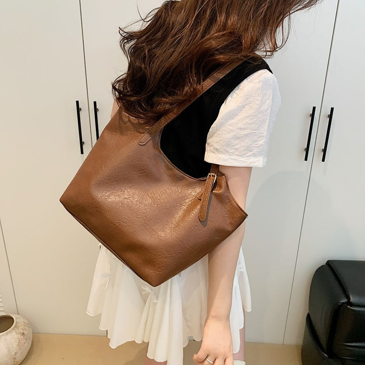 Geräumige Alltags-Schultertasche Karnz