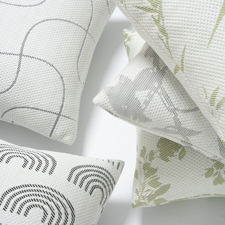 Jacquard-Kissenbezug mit strukturierter Waffel-Webung und filigranem Blattmuster Karnz