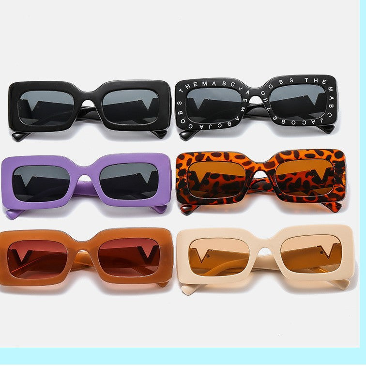 Damen Stylische oversized Sonnenbrille mit einzigartigem Rahmen Karnz