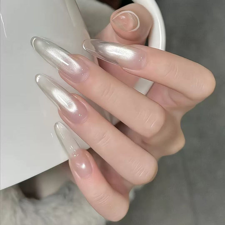 Künstliche Nagelspitzen mit Elegantem Ombre-Effekt Karnz