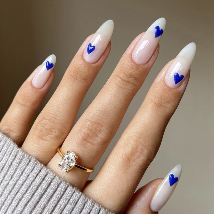 Herz-Akzent Acrylnageldesign Karnz