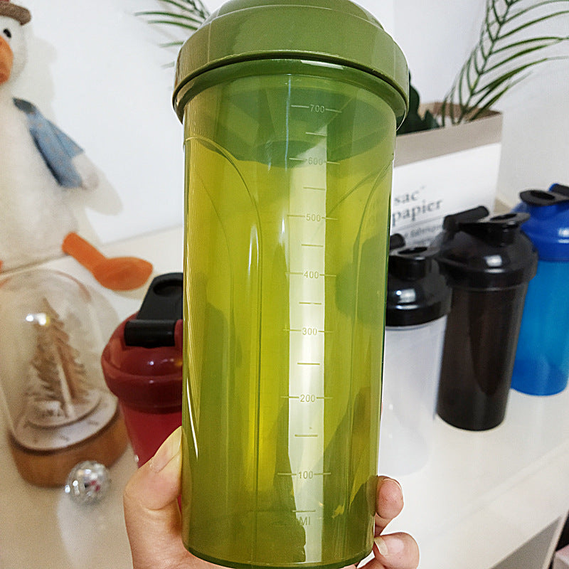 Unisex Shakerflasche im zeitlosen Design mit praktischer Ausgießöffnung Karnz