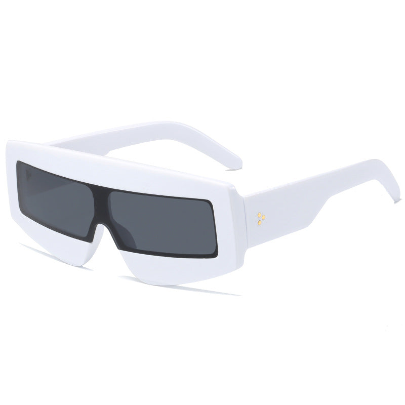 Damen futuristische Sonnenbrille im chunky Design Karnz