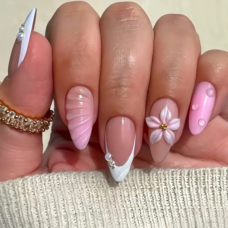 Künstlerisches Florales Design Press-On Nagelset Karnz