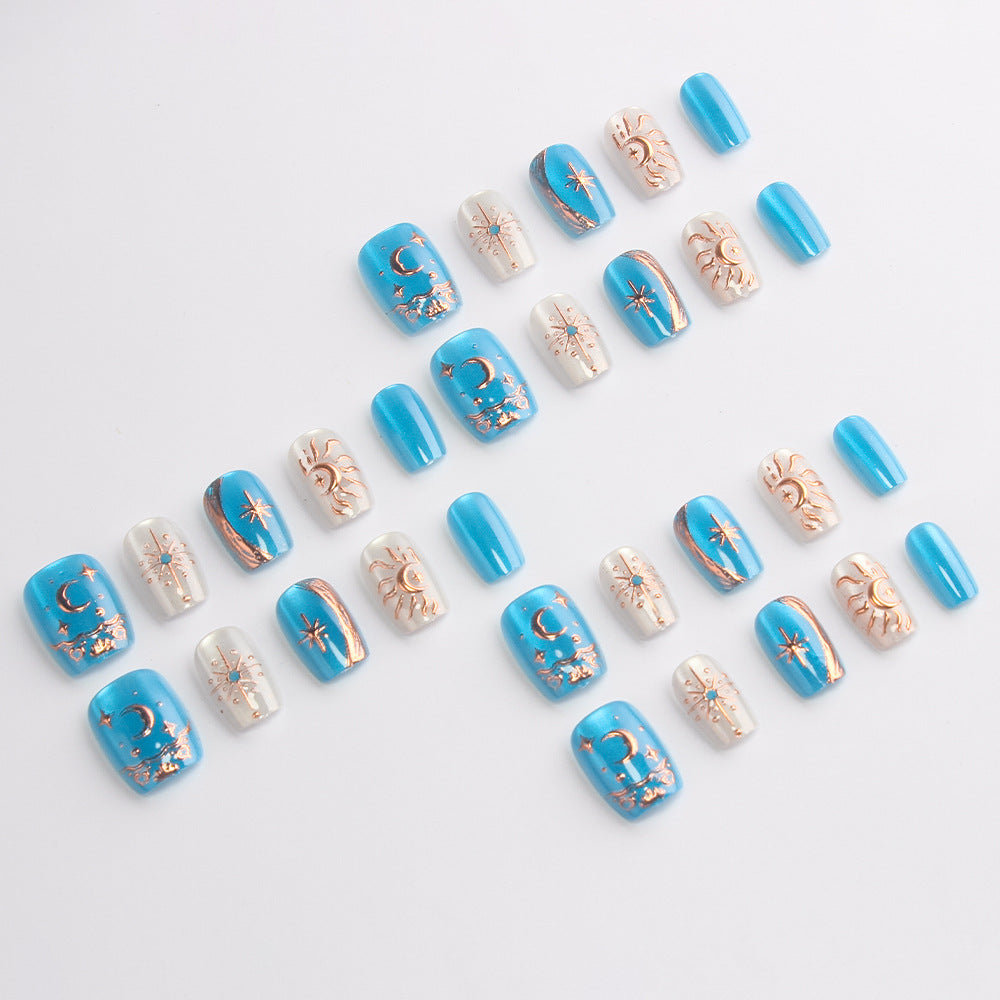 Himmels-themed Press-On Nagelkunst Karnz