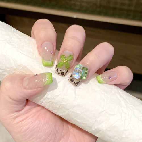 Florales Press-On Nail Set Karnz