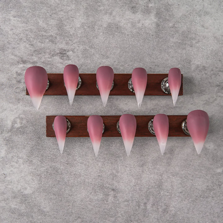 Künstlerische Stiletto-Nagelspitzen