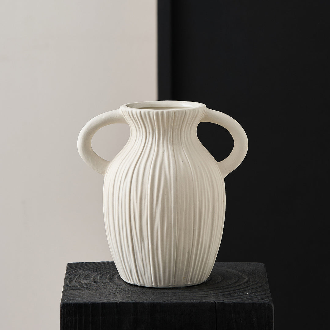 Dekorative Keramikvase mit kunstvollem Rillenmuster Karnz