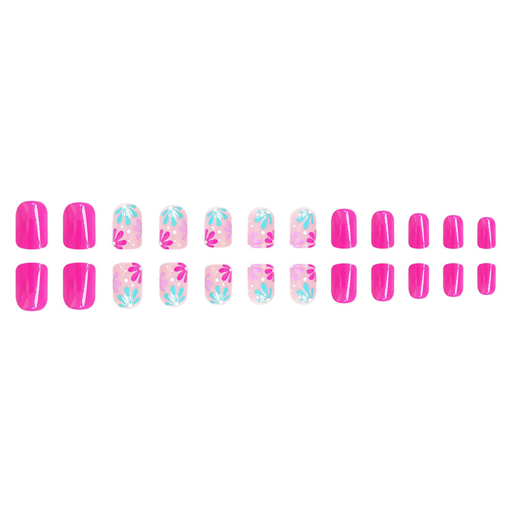 Künstlerisches Florales Gel-Nageldesign Karnz