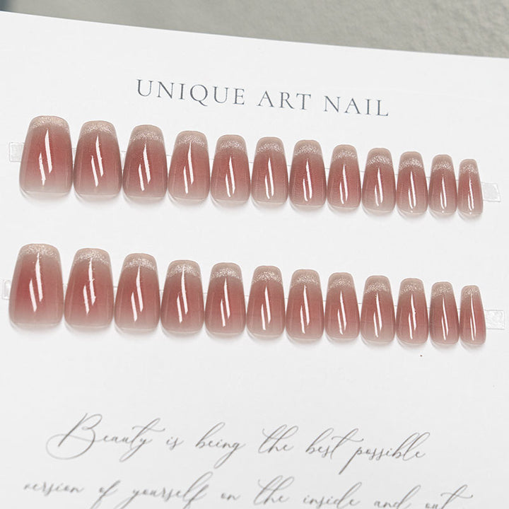 Elegantes Press-On-Nagelset mit glänzendem Finish