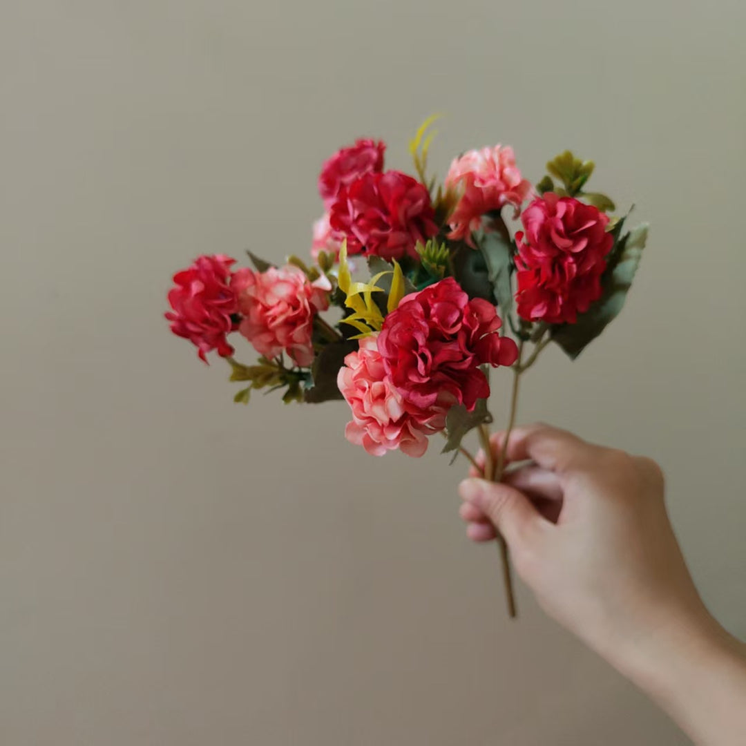 Romantische Blumenarrangement