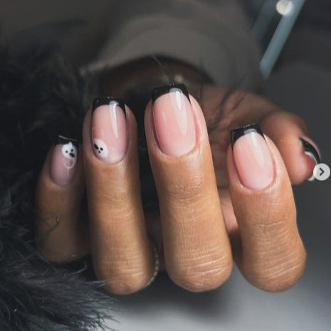 Künstlerisches Gespenst-Themen Press-On Nagelset Karnz
