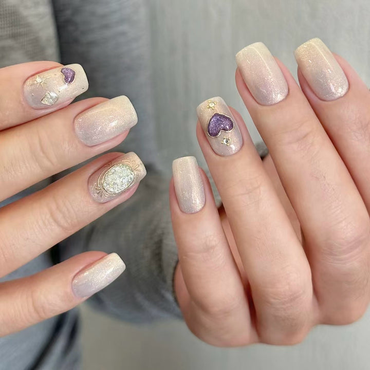 Dekoratives Press-On Nagelset mit Edelsteinakzenten 1790745833