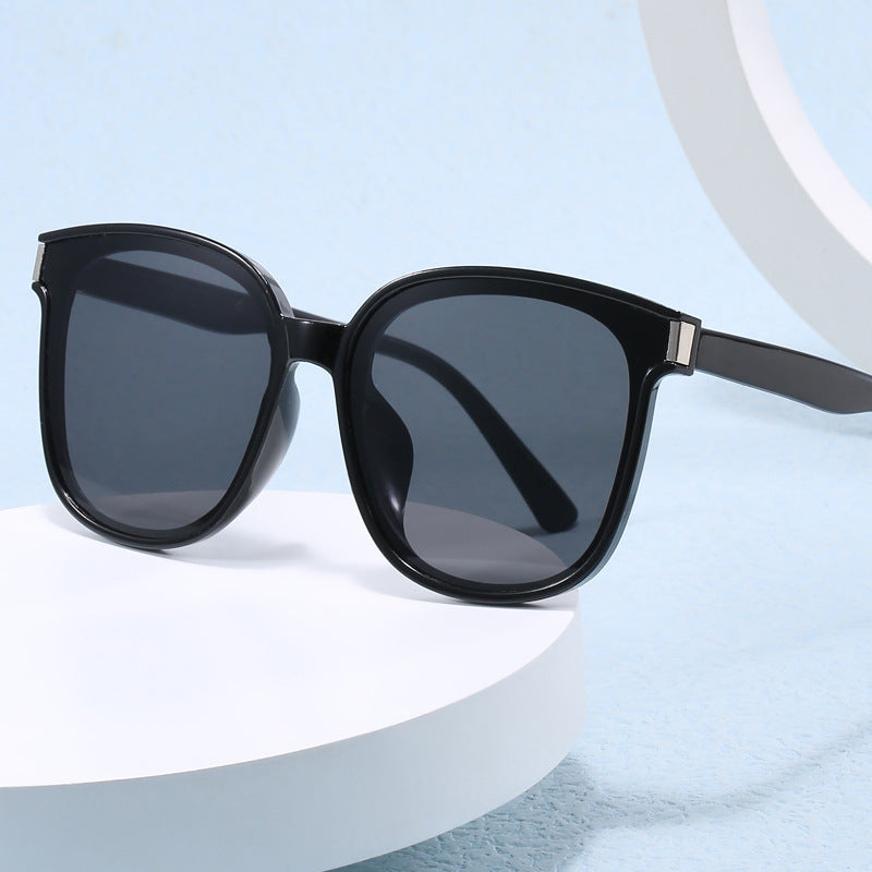 Damen stylische Sonnenbrille mit modischem Design Karnz
