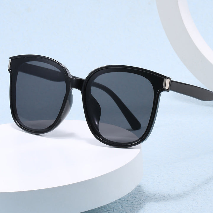 Damen stylische Sonnenbrille mit modischem Design Karnz