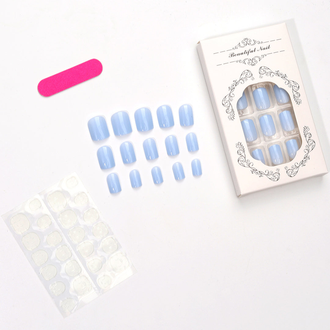 Glänzende Press-On-Nagelspitzen-Kollektion Karnz