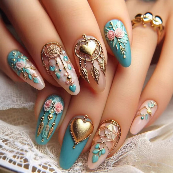 Kunstnagelset mit traumhaften 3D-Rosen- und Herzverzierungen Karnz