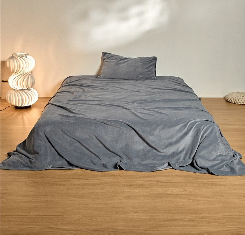 Kuscheldecke aus Mikrofaser mit samtiger Oberfläche und extra großem Format