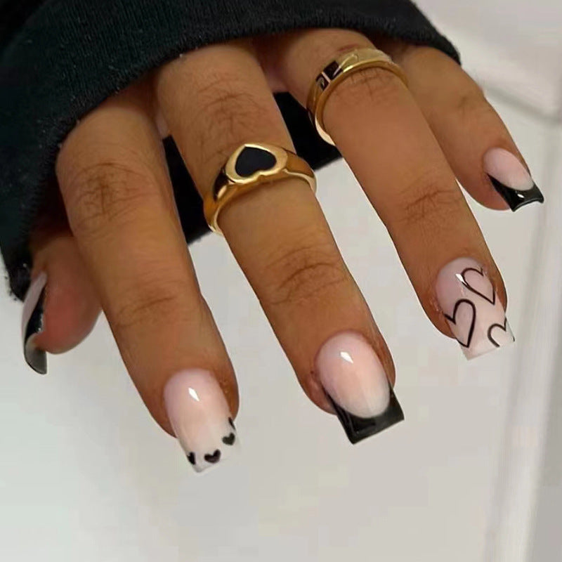 Herz-inspiriertes Press-On-Nageldesigns Karnz