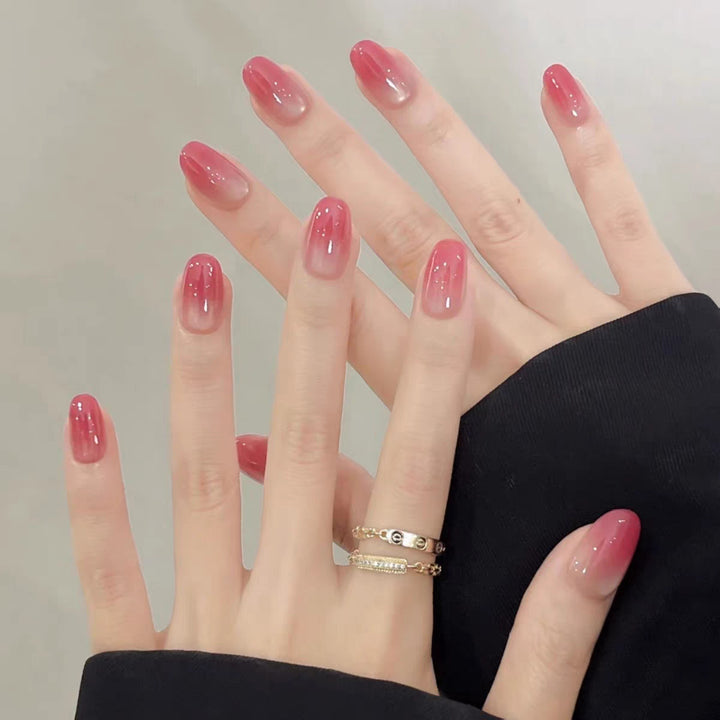 Elegante Kunstnägel mit Edlem Ombre-Effekt Karnz