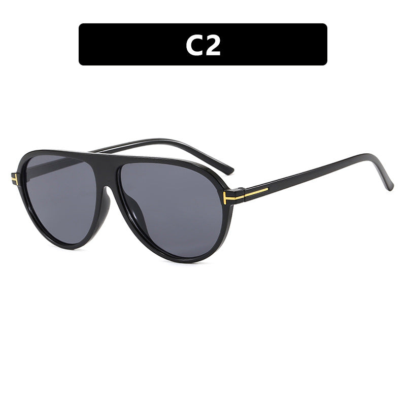 Damen stilvolle Sonnenbrille im aerodynamischen Design Karnz