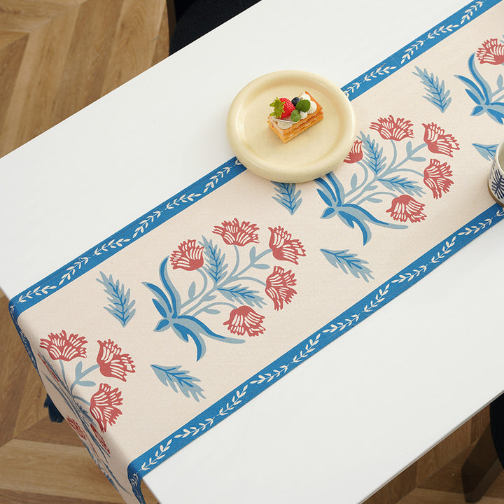 Leinen-Tischläufer im Vintage-Floralprint mit dekorativen Quasten Karnz