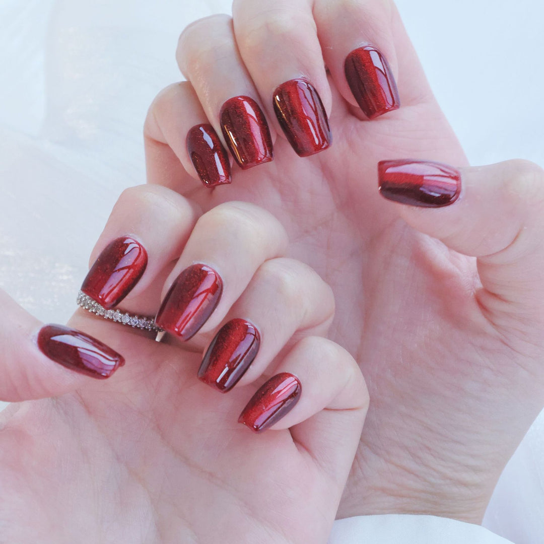Elegantes Press-On-Nagelkunst-Set mit glamourösem Gel-Finish