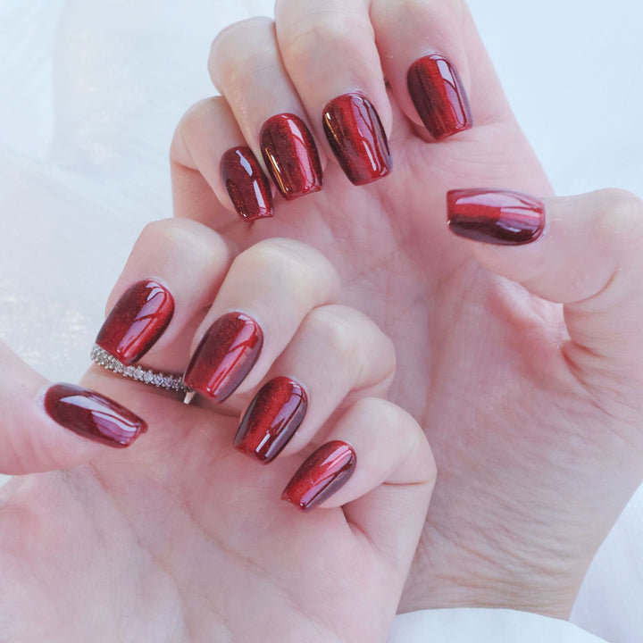 Elegantes Press-On-Nagelkunst-Set mit glamourösem Gel-Finish