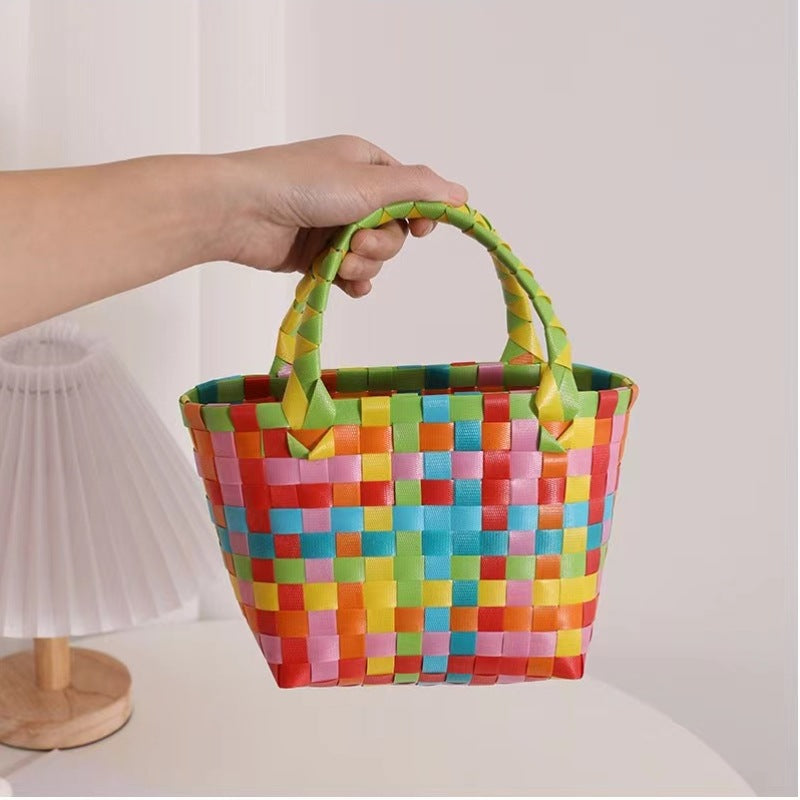 Damen Handtasche aus geflochtenem Kunststoff mit fröhlichem Muster Karnz