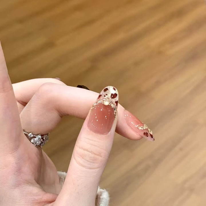 Dekorative Gel-Nagelkunst-Erweiterungen