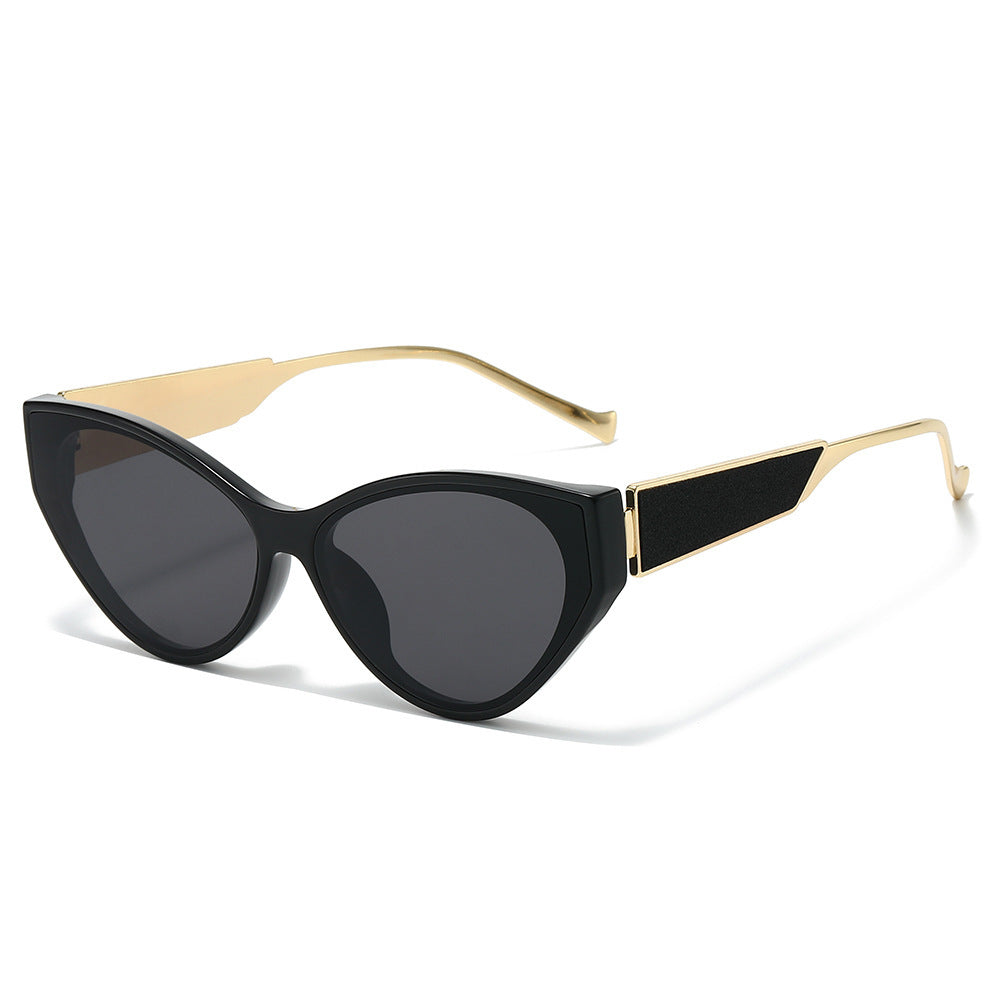 Chice Katzenaugen-Sonnenbrille mit einzigartigen Details Karnz