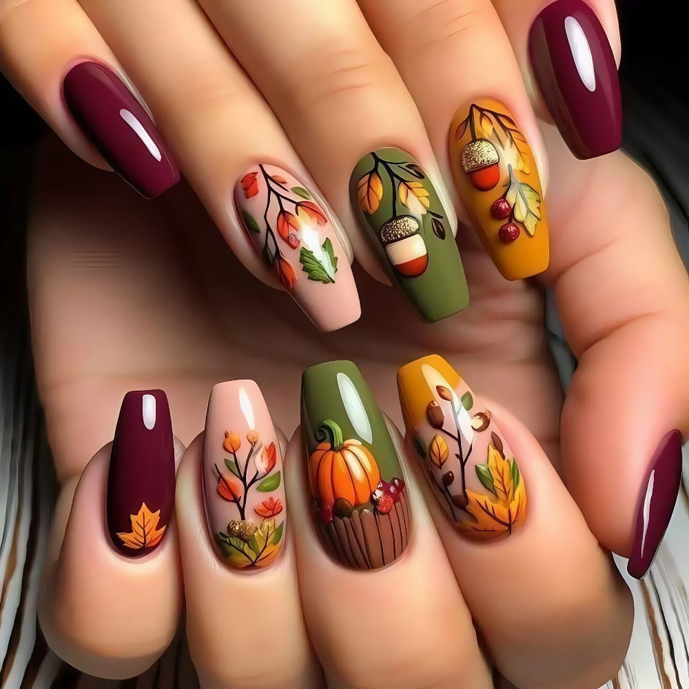 Kreative Kunstnägel im herbstlichen Design Karnz