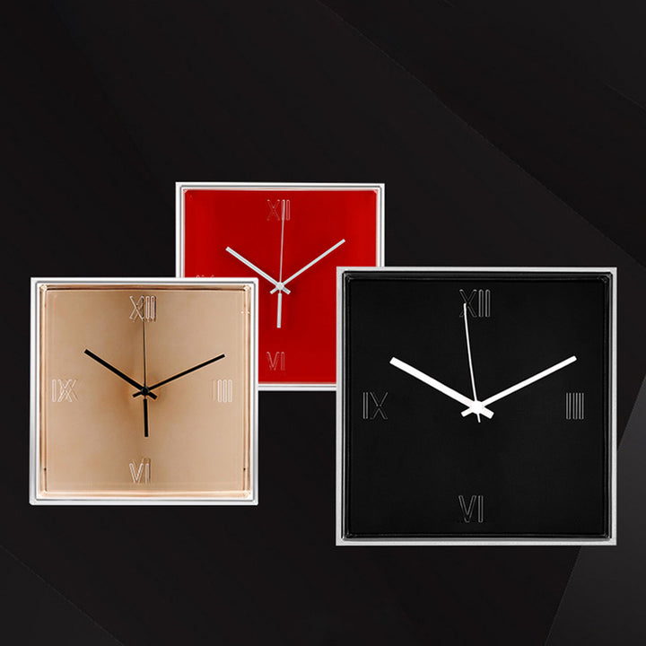 Moderne quadratische Wanduhr