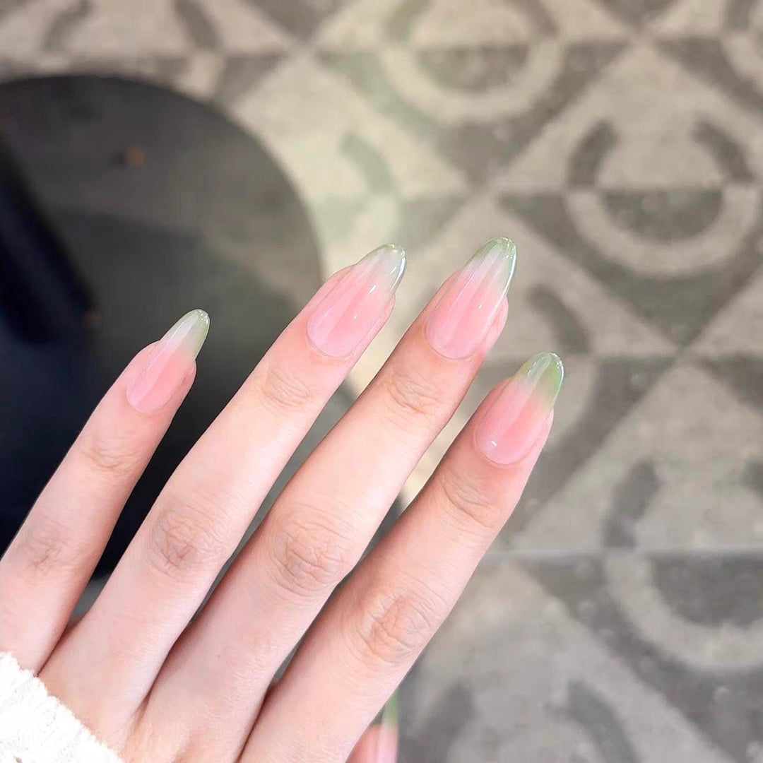 Ombre Mandel-förmige Press-On Nagelset Karnz