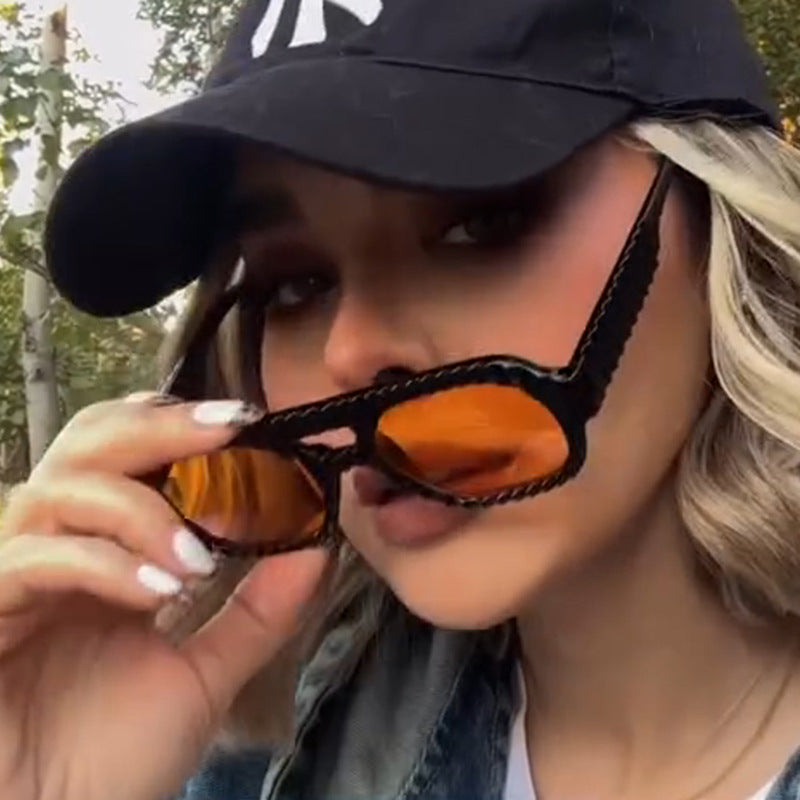Damen geometrische Sonnenbrille mit raffiniertem Strukturdesign Karnz