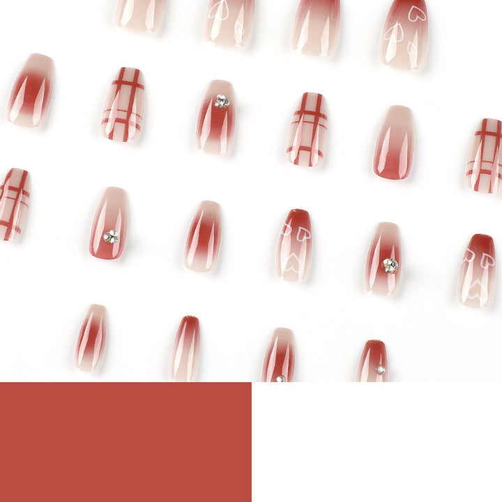 Elegante Nagelkunst mit Glitzerakzenten Karnz