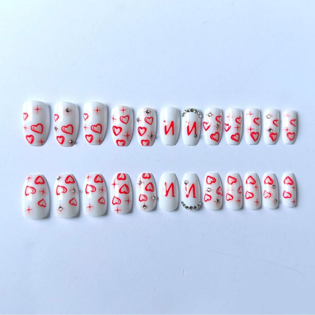 Künstlerisches Herz und Edelstein Nagelkunst Set
