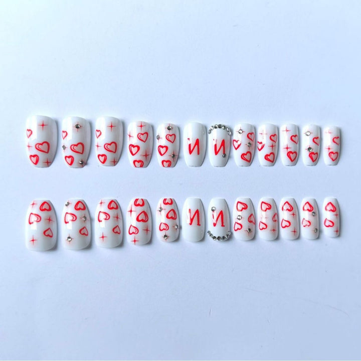 Künstlerisches Herz und Edelstein Nagelkunst Set