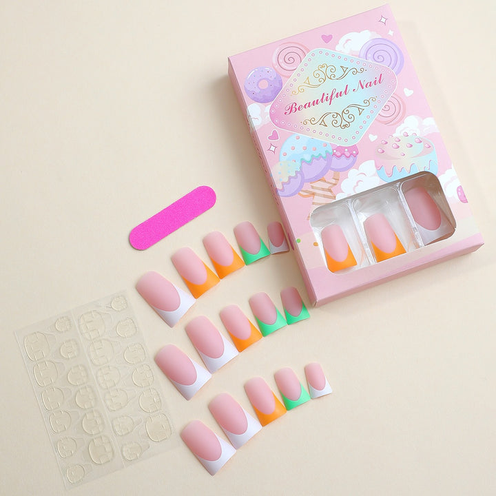 Kunstnagelset mit kreativem Farbverlauf Karnz