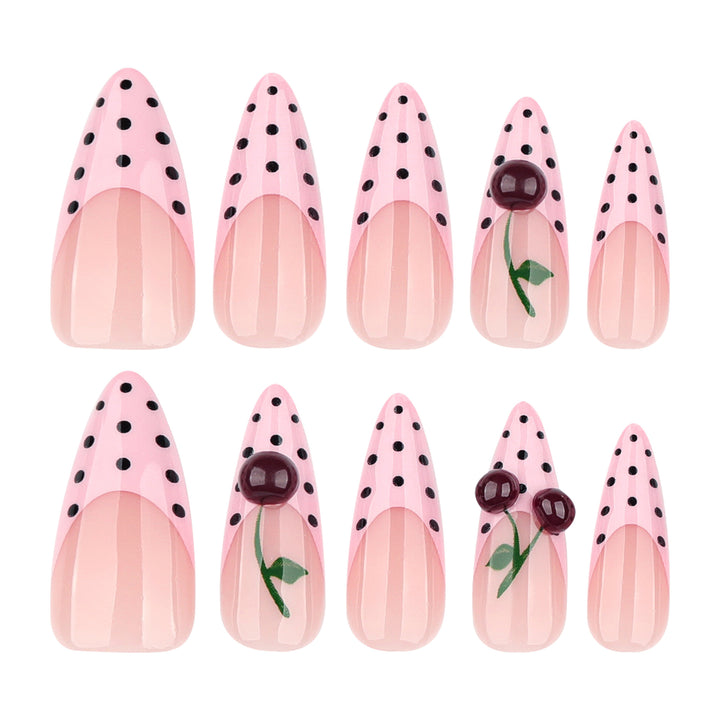 Künstliche Nagelkunst im fröhlichen Kirsch-Design Karnz