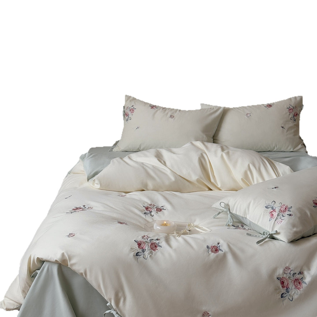 Besticktes florales Bettbezug-Set mit gebundenen Kissenbezügen