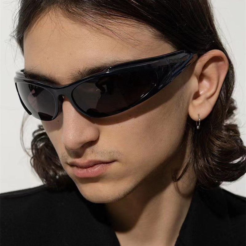Damen Sportliche UV-Schutz-Sonnenbrille mit aerodynamischem Design Karnz