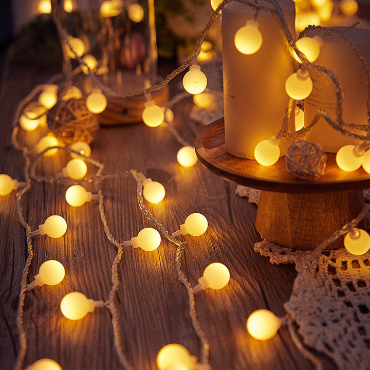 Dekorative Lichterkette mit bunten Kristallkugeln Karnz