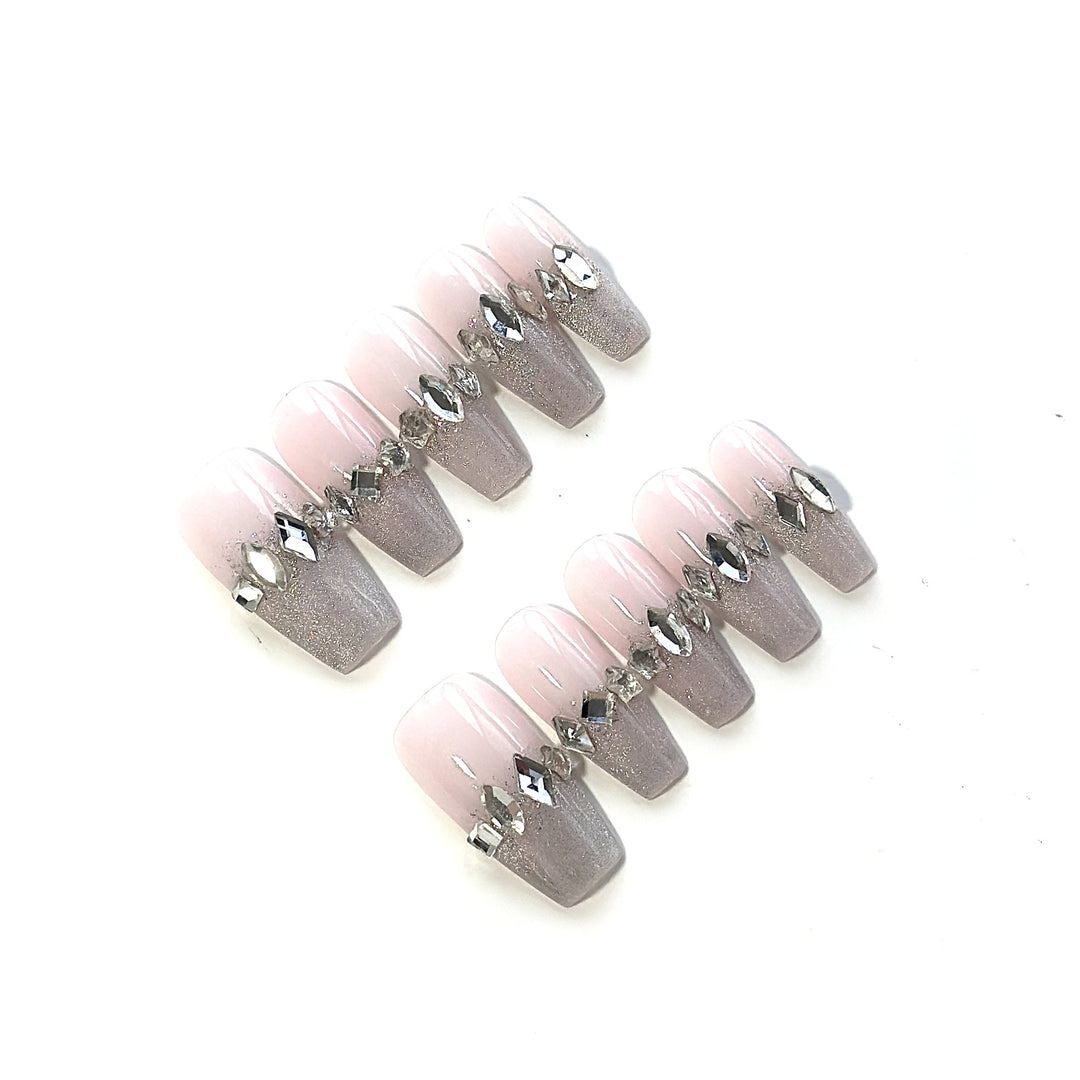 Glamourös Dekoratives Press-On Nagelkunst Set mit Strassakzenten