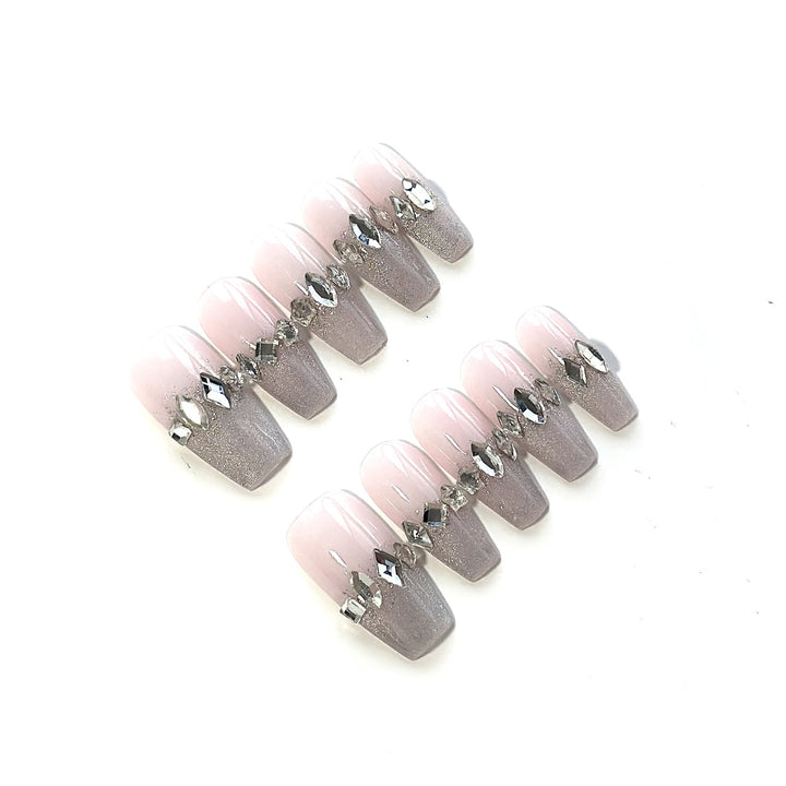 Glamourös Dekoratives Press-On Nagelkunst Set mit Strassakzenten