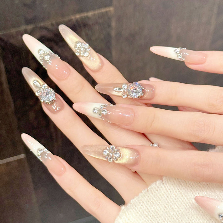Glamouröse Stiletto Press-On Nagelset mit Strassverzierungen