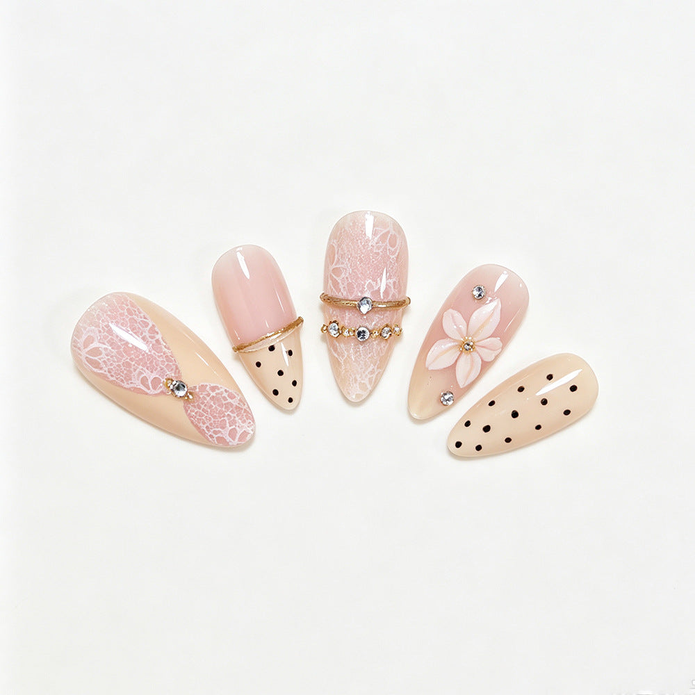 Elegante Florale Design Press-On Nagelspitzen Karnz